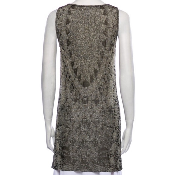 Iconic Chanel Dress sz 38 featured in Karl Lagerfeld’s 2010 Cruise Collection - Picture 4 of 12